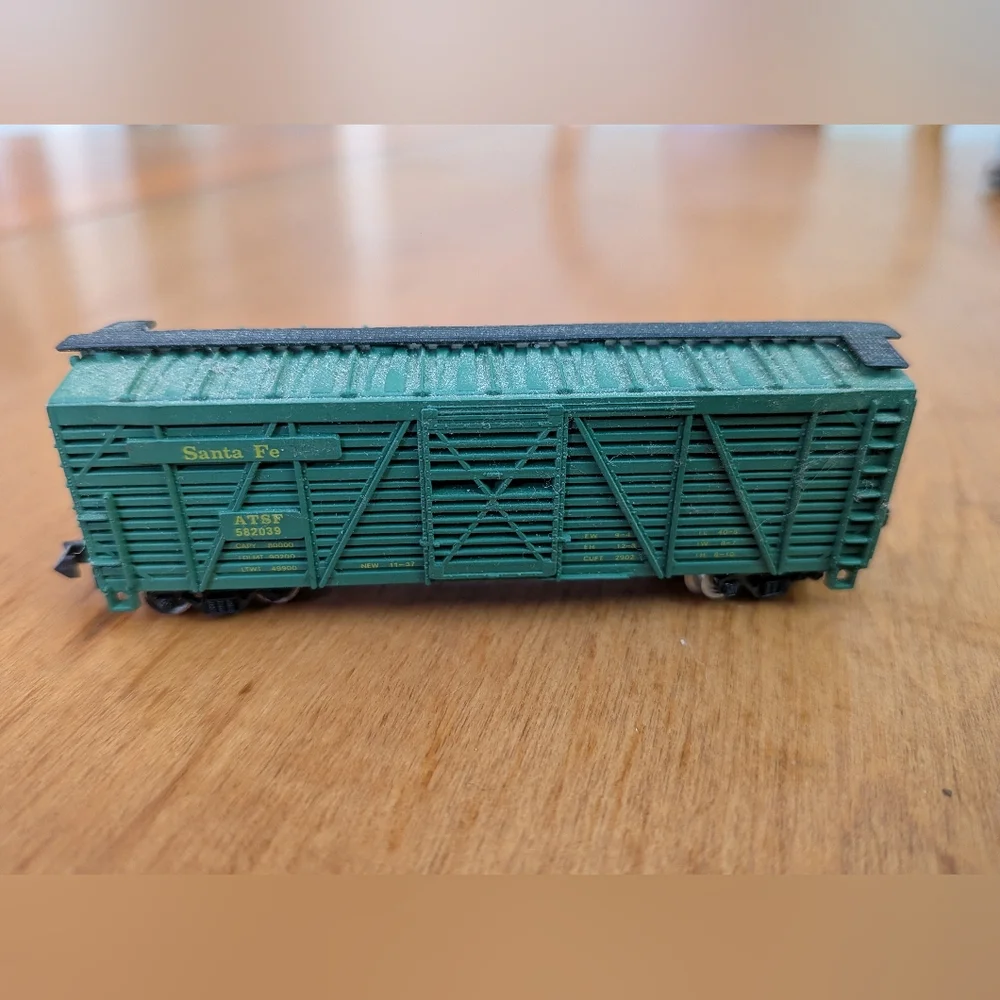 N Scale Train Freight Cars - Picture 2 of 7